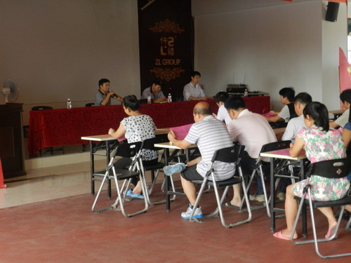 2014年6月26日北流市社保局刘洪冰副局长一行到我公司召开社保政策宣讲会。